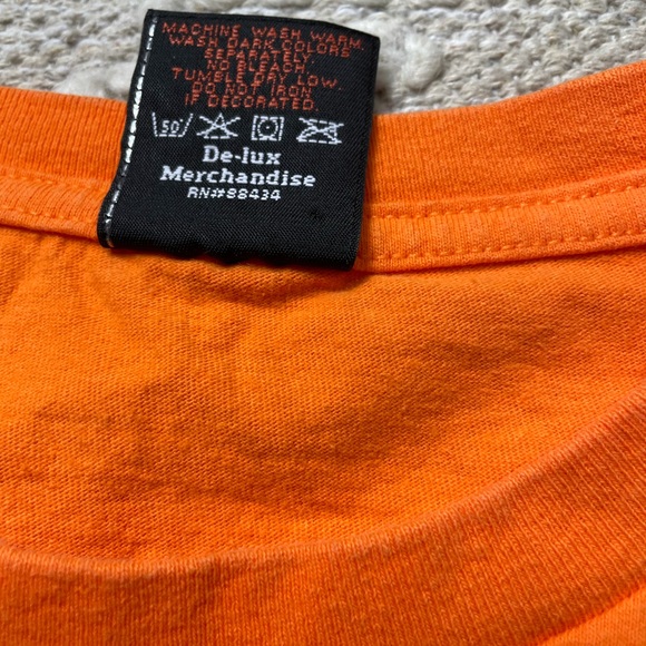Vintage 90’s Harley Davidson Milwaukee Orange Tee - Picture 6 of 9